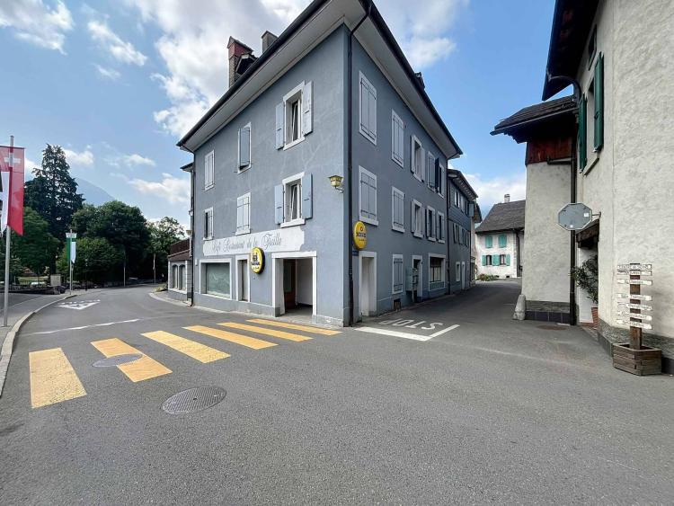 RENDITEIMMOBILIEN MIT GEWERBEFLÄCHEN UND WOHNUNGEN