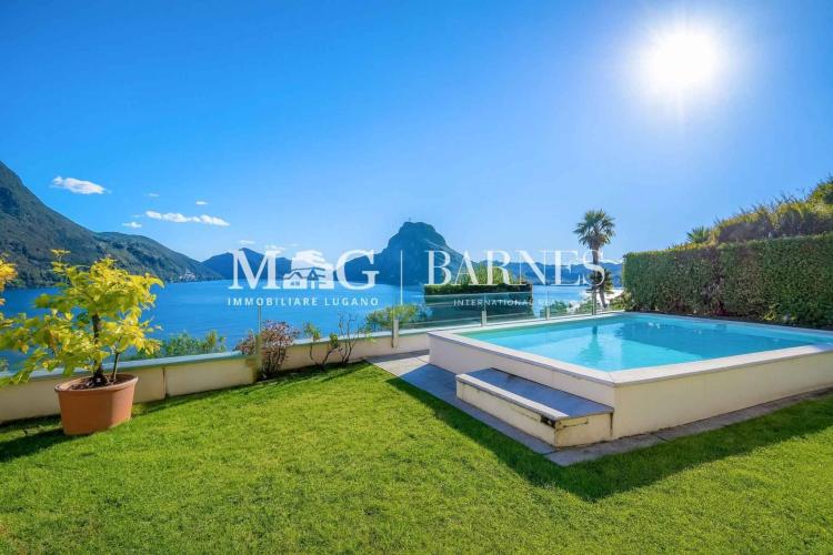 Lugano-Castagnola: Exclusive 5.5-room lake-view apartment with private pool, garden & independent access