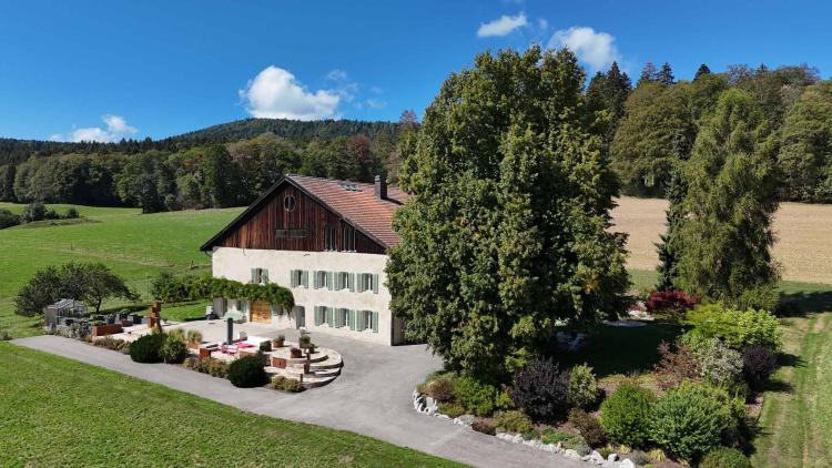 Ein außergewöhnlicher Bauernhof am Südfuß des Chasseral