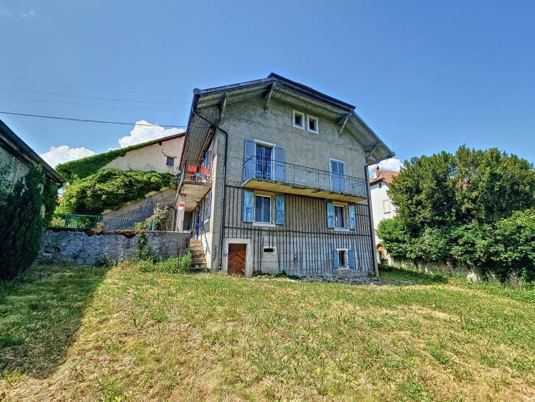 Investitionsmöglichkeit: Dorfhaus zum Renovieren mit Entwicklungspotenzial