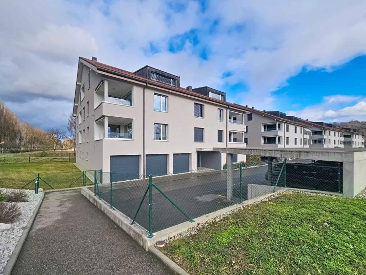 Modern 3.5-room apartment with balcony/loggia