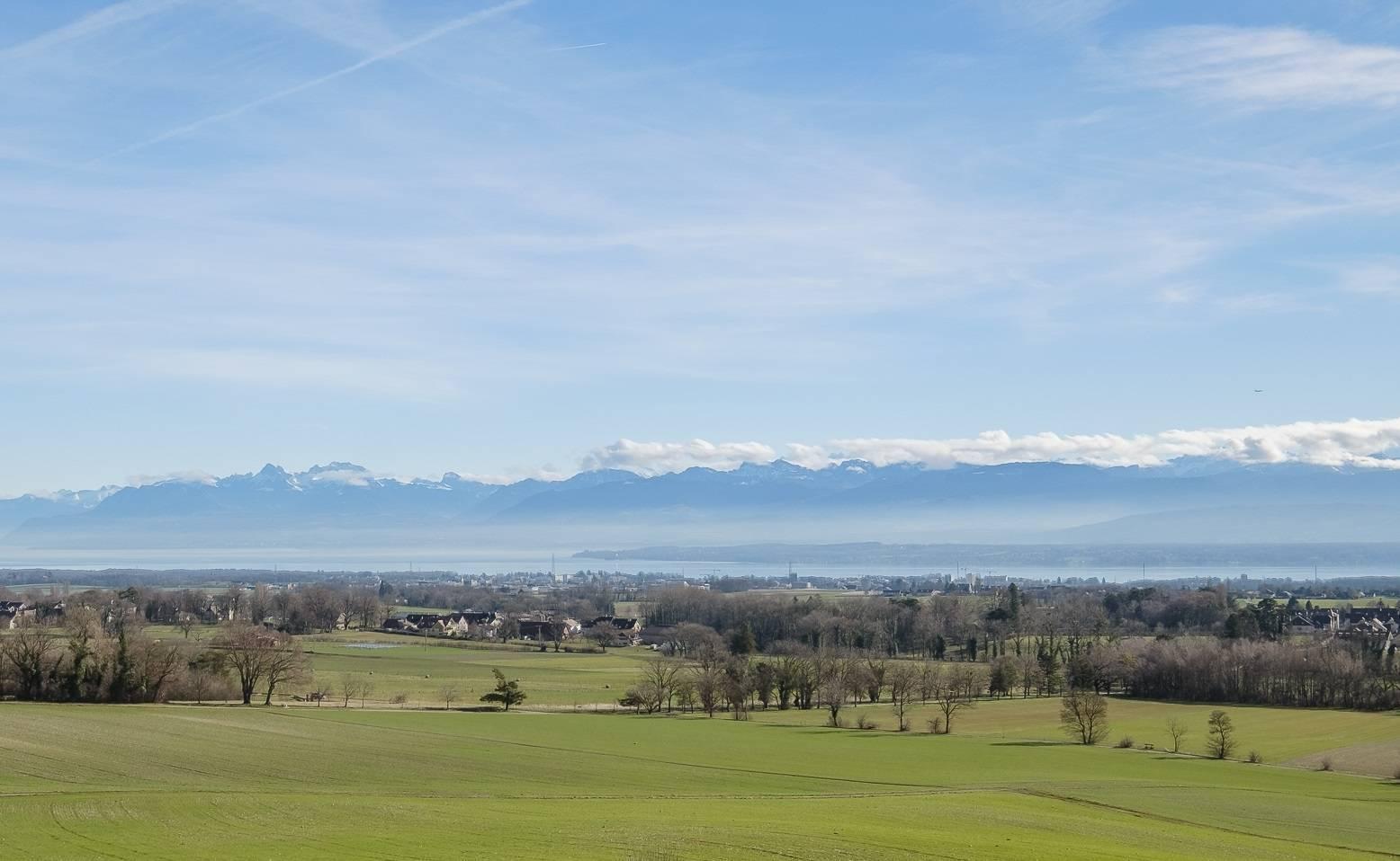 Ein Leben im Luxus inmitten der Natur mit Blick auf den See 