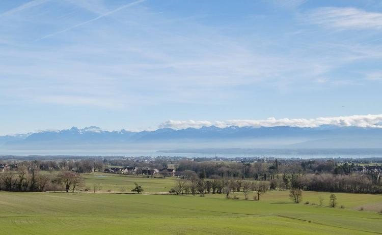 Ein Leben im Luxus inmitten der Natur mit Blick auf den See 