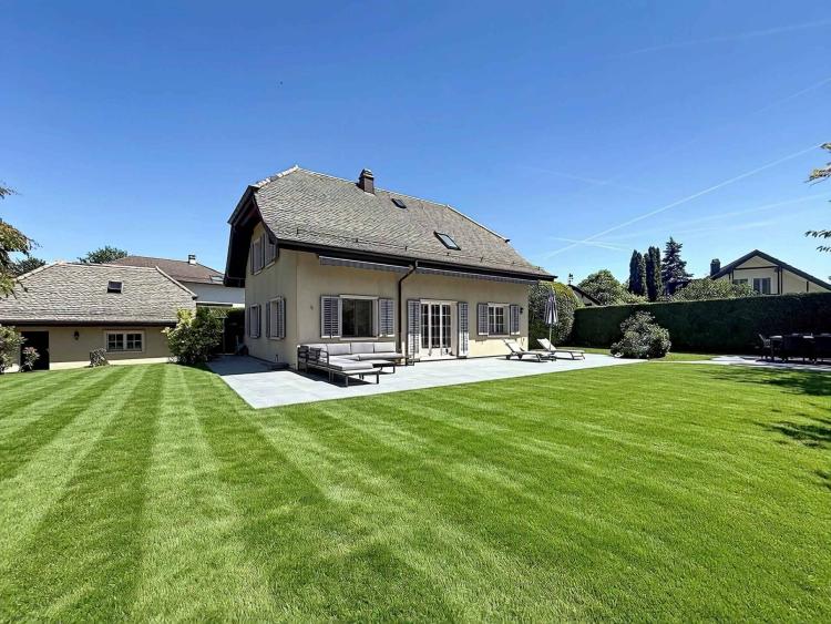Charmante freistehende Villa im Waadtländer Stil