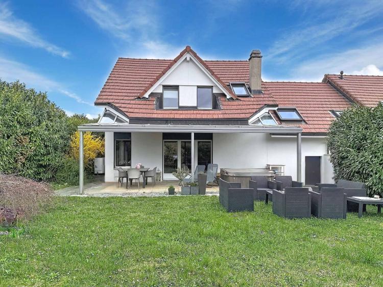 EXKLUSIV – Charmante Doppelhaushälfte, ideal für eine Familie 