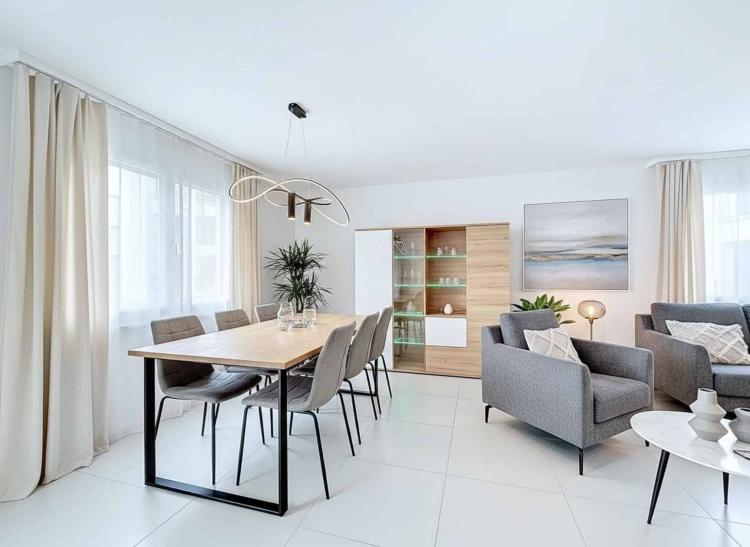 Komplett renovierte 4,5-Zimmer-Wohnung mit Balkon – Stadtzentrum von Bulle