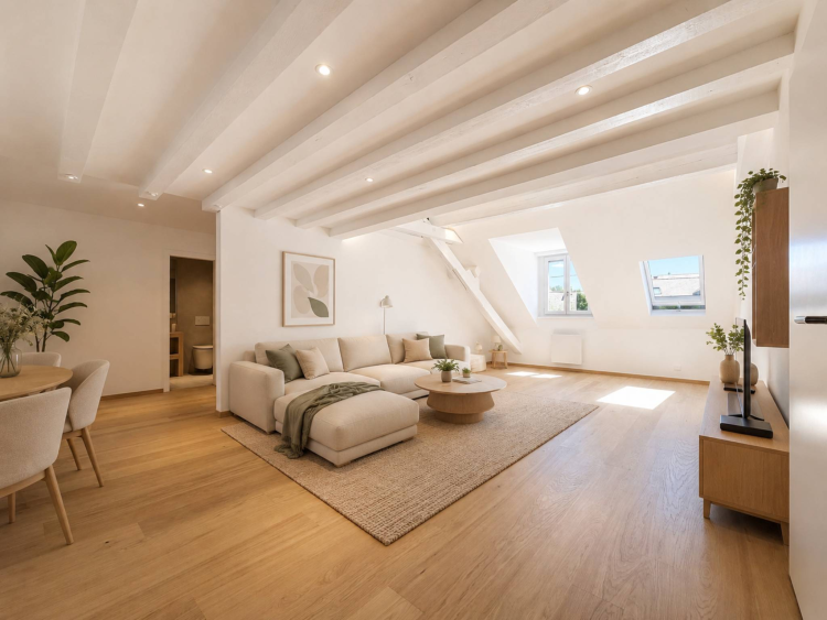 Im Zentrum des Dorfes befindet sich ein 153 m² großes Penthouse mit Charakter.