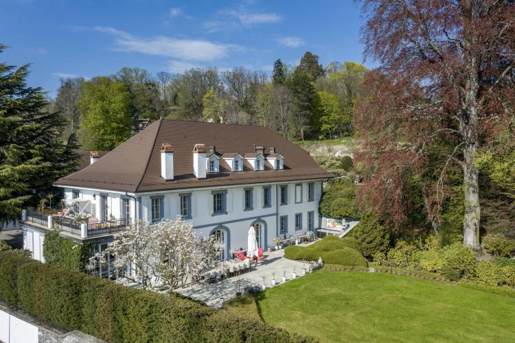 Prestigeträchtiges Anwesen am Stadtrand von Lausanne