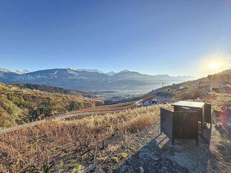 Favorit I Dorfhaus mit umgebautem Wachhäuschen 