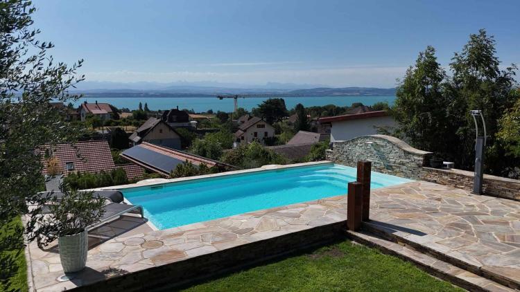 Elegantes Familienanwesen mit Seeblick