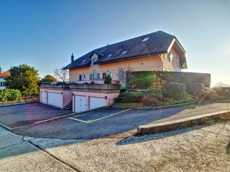 5,5-Zimmer-Wohnung-Villa mit 3 Terrassen und Doppelgarage