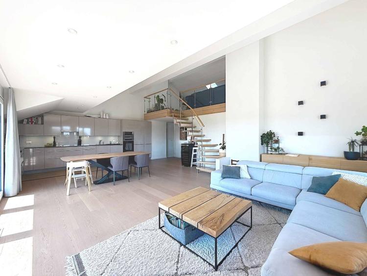 EXKLUSIV - Großzügige und helle 4,5-Zimmer-Wohnung + Galerie