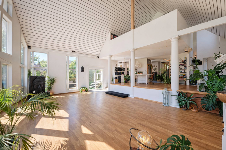 Kanadisches Haus im Herzen einer grünen Umgebung