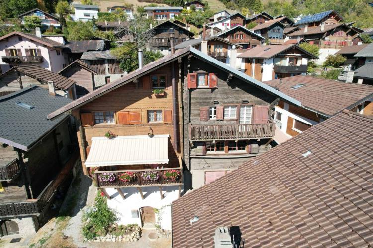Zweifamilienhaus im Herzen von Chermignon-d'en-Haut zu renovieren
