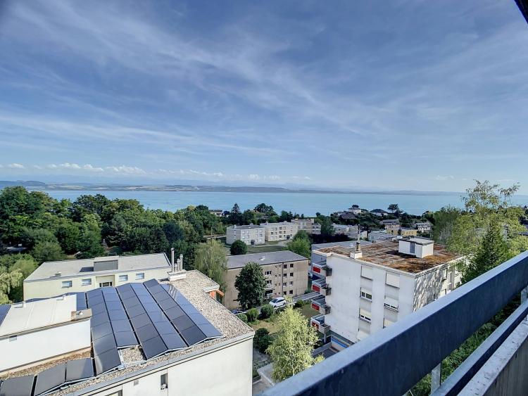 Apartment mit herrlichem Blick auf den See und die Alpen