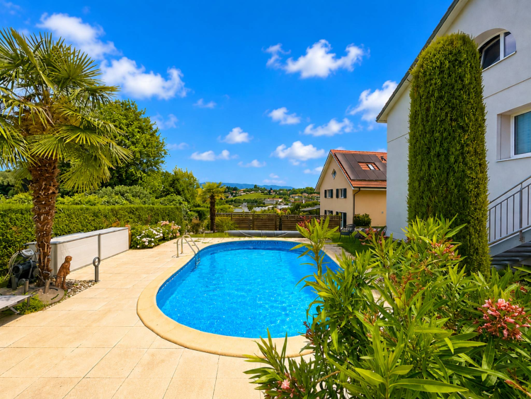 Freistehende Villa mit separatem Studio 