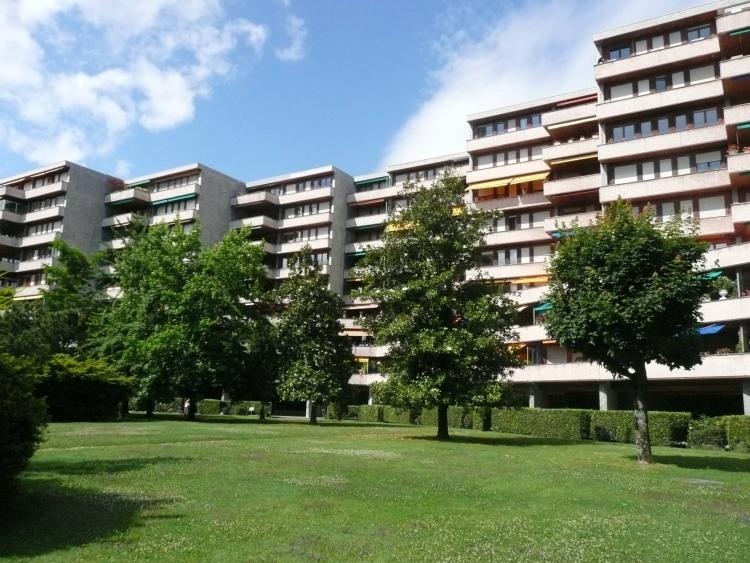 Großzügige 4-Zimmer-Wohnung in einer privaten Wohnanlage mit Swimmingpool – SIAL-Verkauf