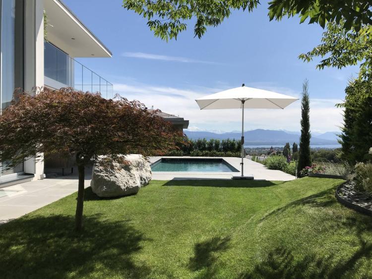 EXKLUSIV – Elegantes, modernes Anwesen mit Swimmingpool und Seeblick
