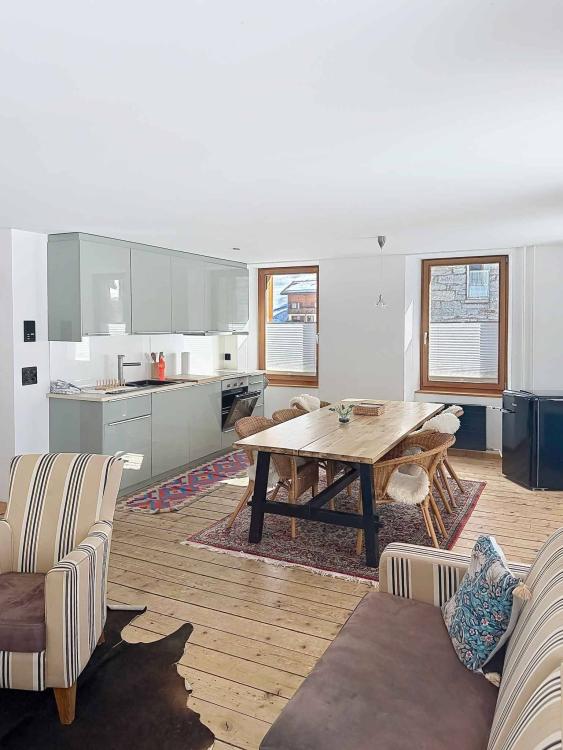 Schöne 4-Zimmer-Maisonette-Wohnung im Zentrum von Randa
