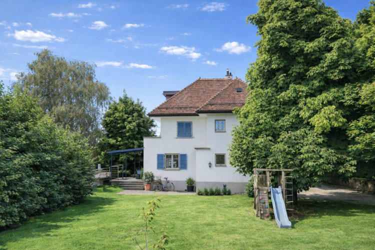 Renoviertes Bürgerhaus in ländlicher Umgebung