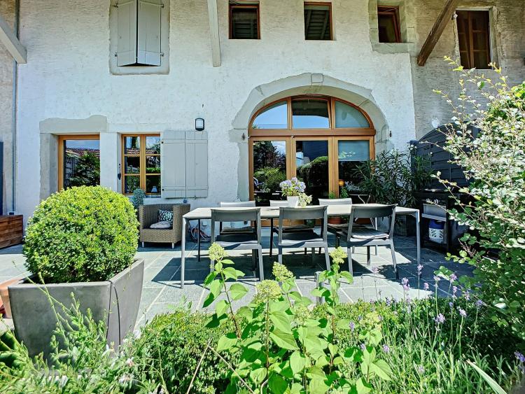 Wunderschönes Familienhaus im Herzen des Dorfes