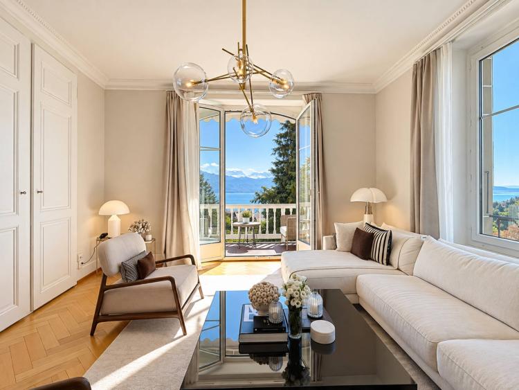 4,5 charaktervolle Zimmer in einem Haus aus dem frühen 20. Jahrhundert mit Blick auf den See