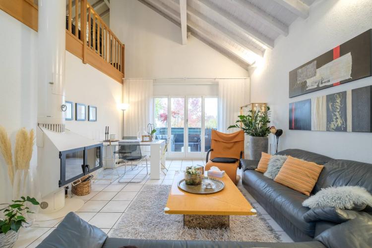 Geräumiges Penthouse-Maisonette von 235 m², komplett renoviert